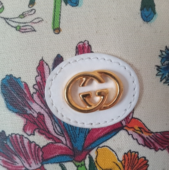 Authentic Vintage Gucci Floral Multicolor Canteen Crossbody Bag - Picture 10 of 16